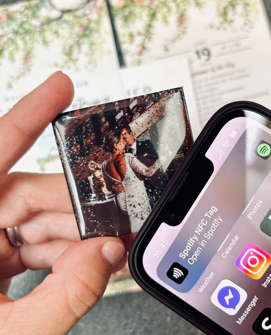 1 NFC customised 50x50mm photo Magnets